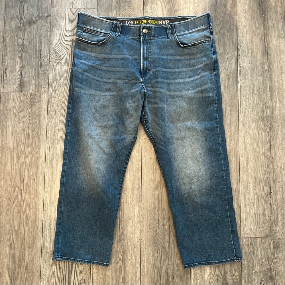 Lee Men’s Extreme Motion MVP Relaxed Fit Straight Leg Denim Jean 44x29
